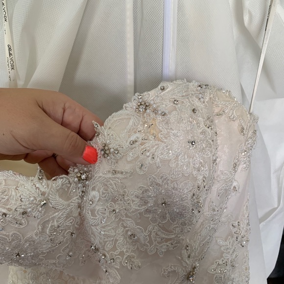 Wedding dress - Picture 5 of 8